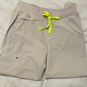 Figs Zamora jogger scrub pants. Size petite small